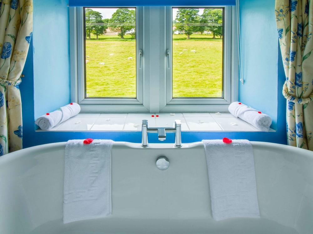 Springfield & Health Club Hotel 3*